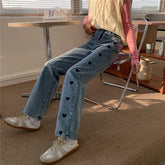 Schwarze Jeans mit Herzen
